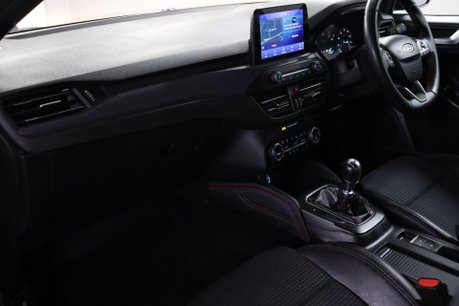 Ford Focus ST-LINE X 34