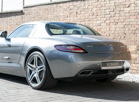 Mercedes-Benz SLS AMG 23