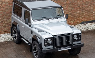 Land Rover Defender 90 Works V8 70th Edition 8