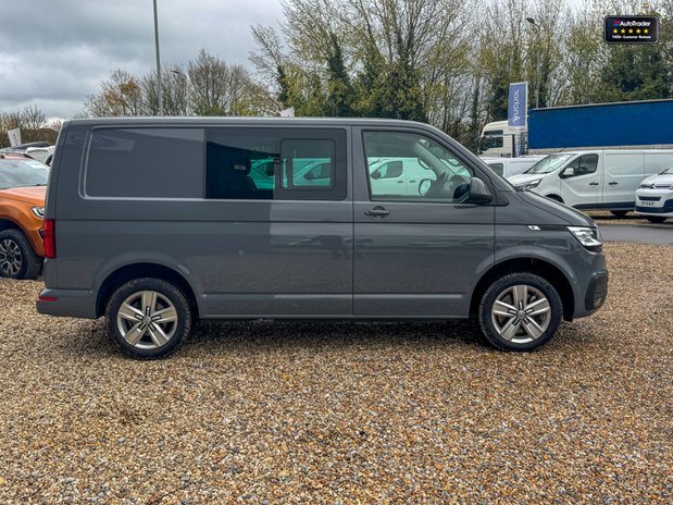 Volkswagen Transporter AUTO Crew Cab 204ps SWB L1H1 T32 Kombi Highline Air Con Cam EURO 6 6