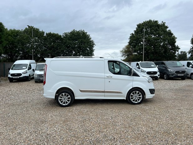 Ford Transit Custom SWB L1H1 Sport 155 Tdci Air Alloy Nav 1 OWNER NO VAT 6