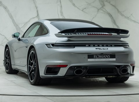 Porsche 911 Turbo S (992) 10