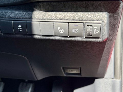 Toyota Corolla VVT-I DESIGN 21