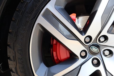 Land Rover Discovery 3.0 HSE- X Dynamic 22 inch wheels climate pack full hi gloss black pack  14