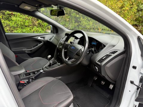 Ford Focus 1.0T EcoBoost ST-Line Euro 6 (s/s) 5dr 19