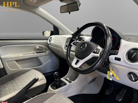 Volkswagen Up 1.0 beats Hatchback 5dr Petrol Manual Euro 6 (s/s) (65 ps) 2 Owners - Air C 12