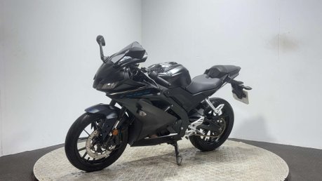 Yamaha R125 YZF 2023 ONLY 4K 1 OWNER NEW MOT SERVICED SPORTS BIKE 125CC 6