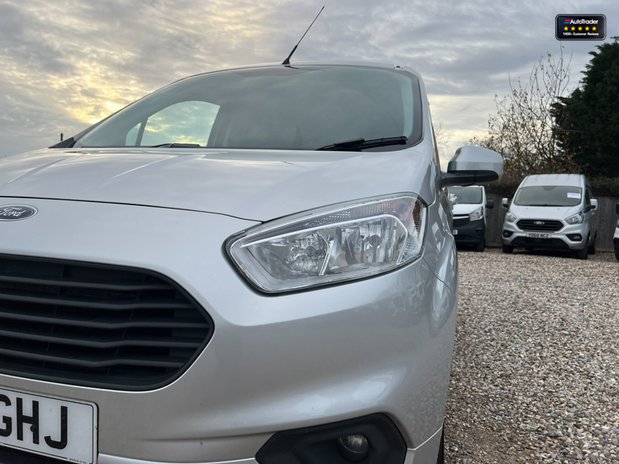 Ford Transit Courier SWB L1H1 Low Roof Limited Air Con Alloys Sensors E 17