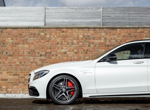 Mercedes-Benz C Class C63 S Estate 28