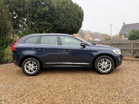 Volvo XC60 2.4 D5 SE Lux Nav Geartronic AWD Euro 5 5dr 4