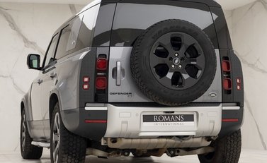 Land Rover Defender 110 HSE P300 3