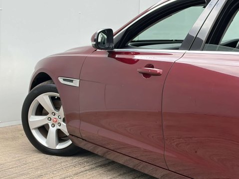 Jaguar XF 2.0 XF Portfolio D AWD Auto 4WD 4dr 42