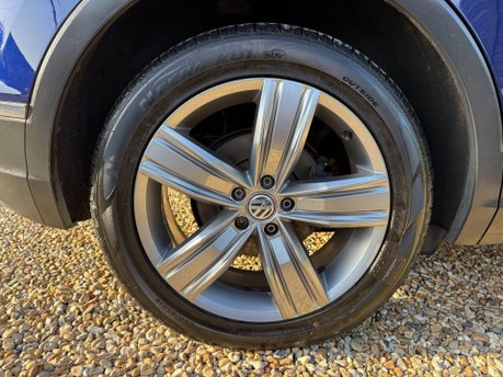 Volkswagen Tiguan 2.0 TDI BlueMotion Tech SEL Euro 6 (s/s) 5dr 16