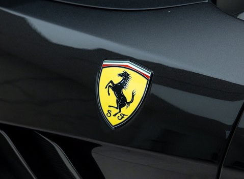 Ferrari GTC4 Lusso V12 35