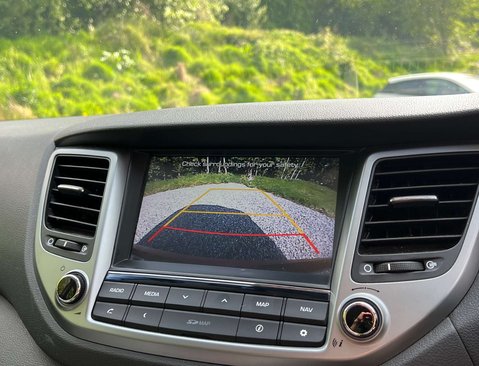 Hyundai TUCSON 2.0 Tucson SE Nav CRDi Auto 4WD 5dr 18