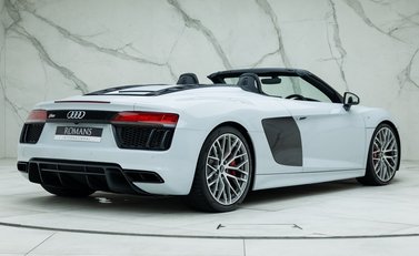 Audi R8 V10 Spyder 6