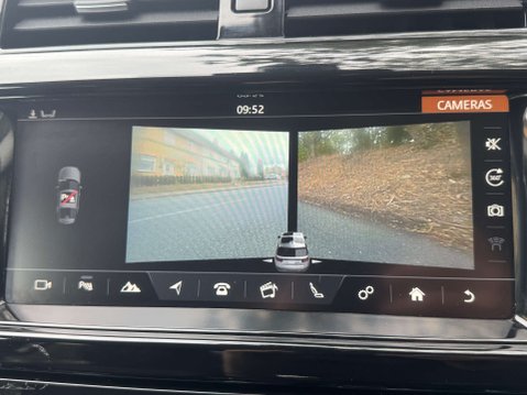 Land Rover Discovery 3.0 Discovery Luxury HSE TD6 Auto 4WD 5dr 40