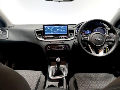 Kia Ceed 1.0 T-GDi 2 NAV Hatchback 5dr Petrol Manual Euro 6 (s/s) (118 bhp) Parking 19