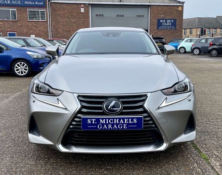 Lexus Is 2.5 IS 300h Advance CVT 4dr 4