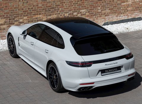 Porsche Panamera Turbo Sport Turismo 9
