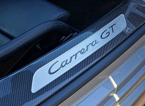 Porsche Carrera GT 17