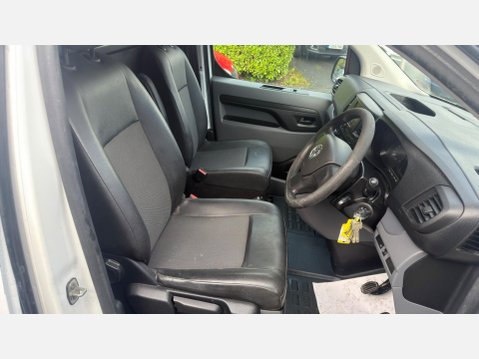 Vauxhall Vivaro 2.0 Turbo D 3100 Edition L2 H1 Euro 6 (s/s) 5dr 12