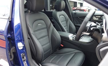 Mercedes-Benz C Class C63 Saloon 12