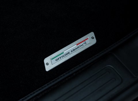 Abarth 695 Competizione 26