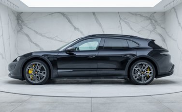 Porsche Taycan TURBO S CROSS TURISMO 5