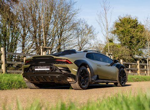 Lamborghini Huracan Sterrato 4