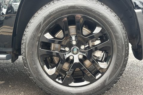 Land Rover Defender 130 D300 Outbound 5dr 37