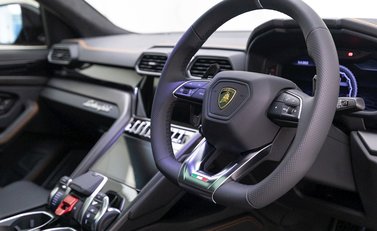 Lamborghini Urus 9