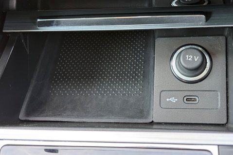 Skoda Superb SE TECHNOLOGY IV DSG - 11 SERVICES AT SKODA -HYBRID AUTOMATIC ESTATE 50