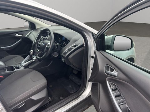Ford Focus 1.6 Titanium Navigator Powershift Euro 5 5dr 14