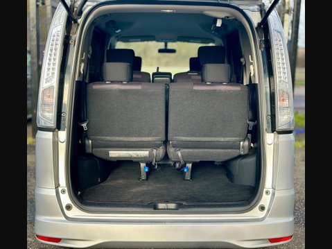 Nissan Serena 2.0 Petrol Hybrid 8 Seater 23