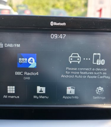 Kia Picanto 1.0 ZEST 5 Door LOOK! 1 OWNER! APPLE CARPLAY! MAIN DEALER SERVICES! 3