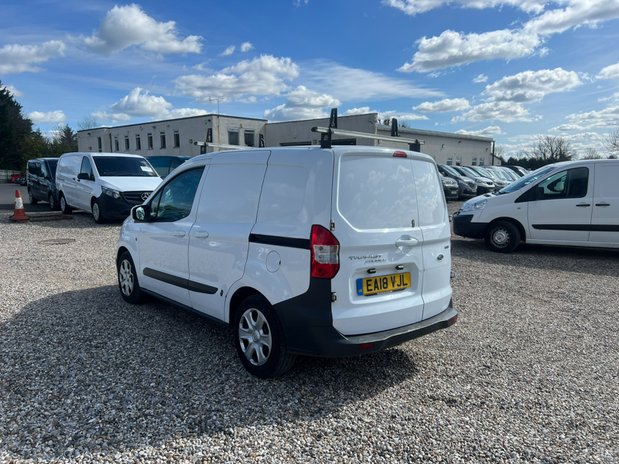 Ford Transit Courier Petrol SWB (SOLD) Low Roof Trend Air Con Alloys Sat Nav E 8