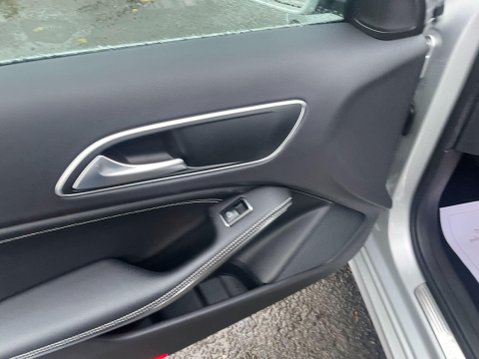 Mercedes-Benz A Class 2.1 A200d Sport 7G-DCT Euro 6 (s/s) 5dr 33
