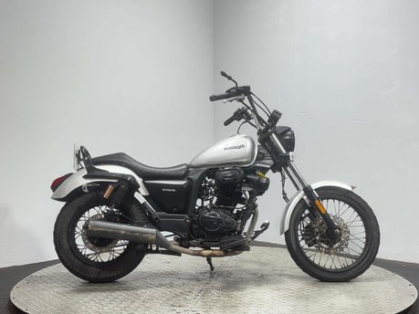 Sinnis Hoodlum 125 2018 GOOD RUNNING PROJECT CRUISER BIKE SPARES OR REPAIR 125CC