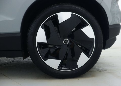Volvo Ex30 Single Motor Extended Range 69kWh Plus SUV 5dr Electric Auto (272 ps) 18