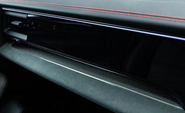 Porsche Macan GTS Electric 31