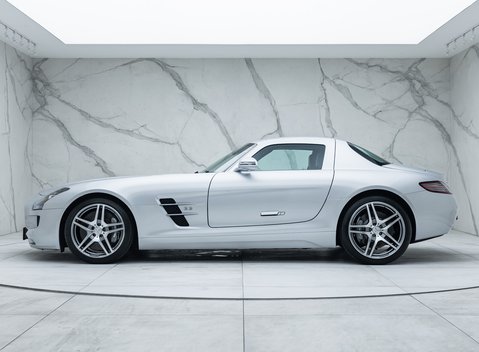 Mercedes-Benz SLS AMG 10