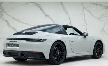 Porsche 911 (992) Targa 4 GTS 10