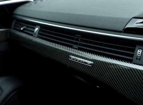 Audi RS4 Avant Carbon Black 20