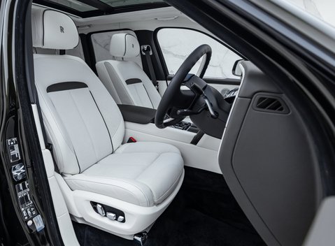 Rolls-Royce Cullinan Series II BLACK BADGE 11