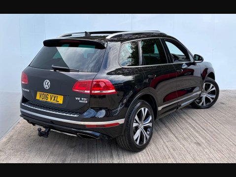 Volkswagen Touareg 3.0 Touareg V6 R-Line TDI BlueMotion Technology Auto 4WD 5dr 14