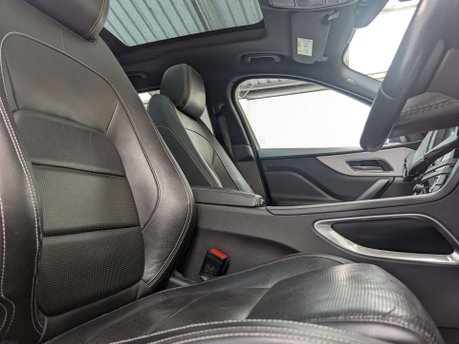 Jaguar F-Pace 2.0 F-PACE R-Sport AWD D Auto 4WD 5dr 33