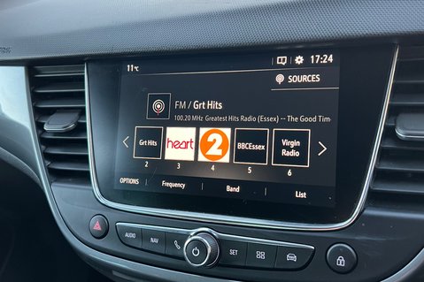 Vauxhall Crossland ELITE NAV AUTOMATIC - REVERSE CAMERA - APPLE CAR PLAY - 12 MONTHS MOT  29