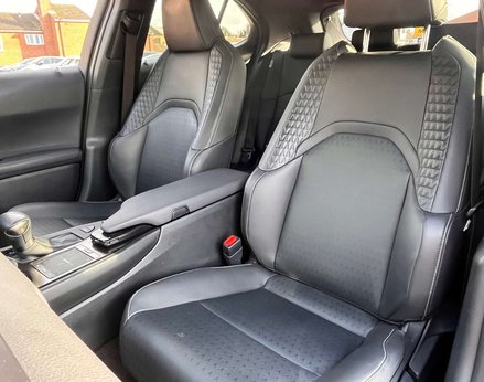 Lexus Ux 2.0 UX 250h 4x2 CVT 5dr 42