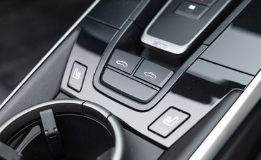 Porsche 911 Targa 4 (992) 33